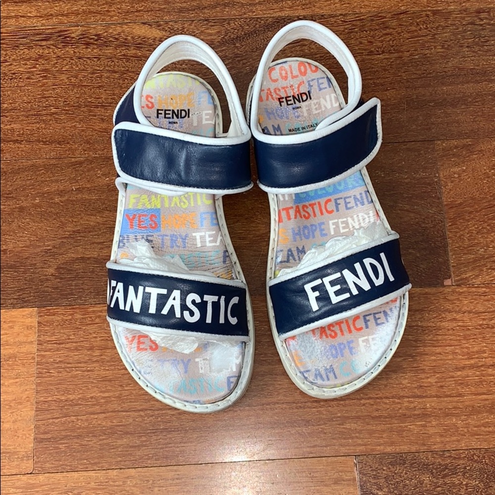 Girls sandals fendi size 33